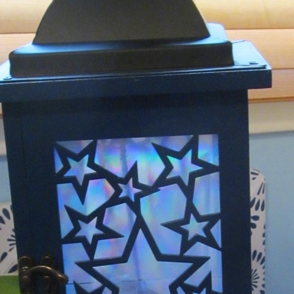 13" BLUE STAR AMERICANA BATTERY-OPERATED LANTERN by Gerson